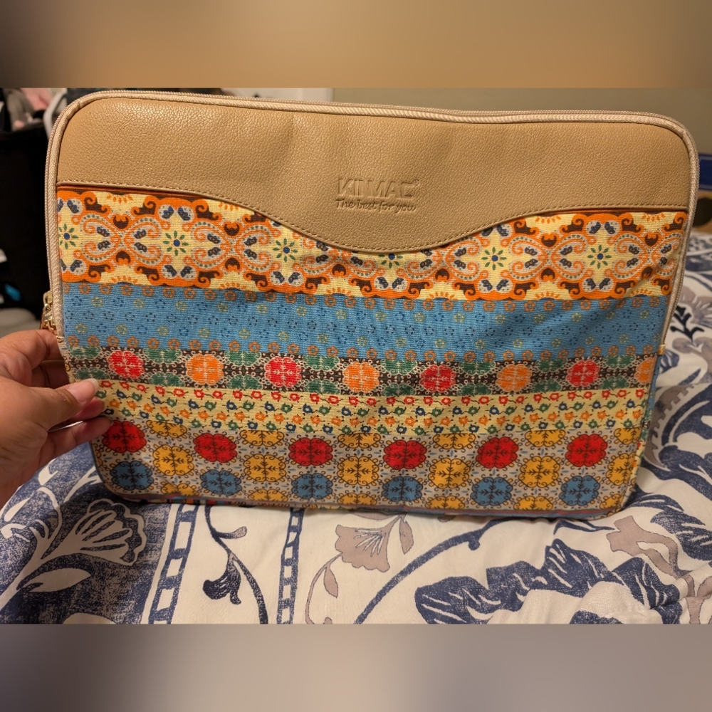 NWOT..Kinmac Laptop sleeve